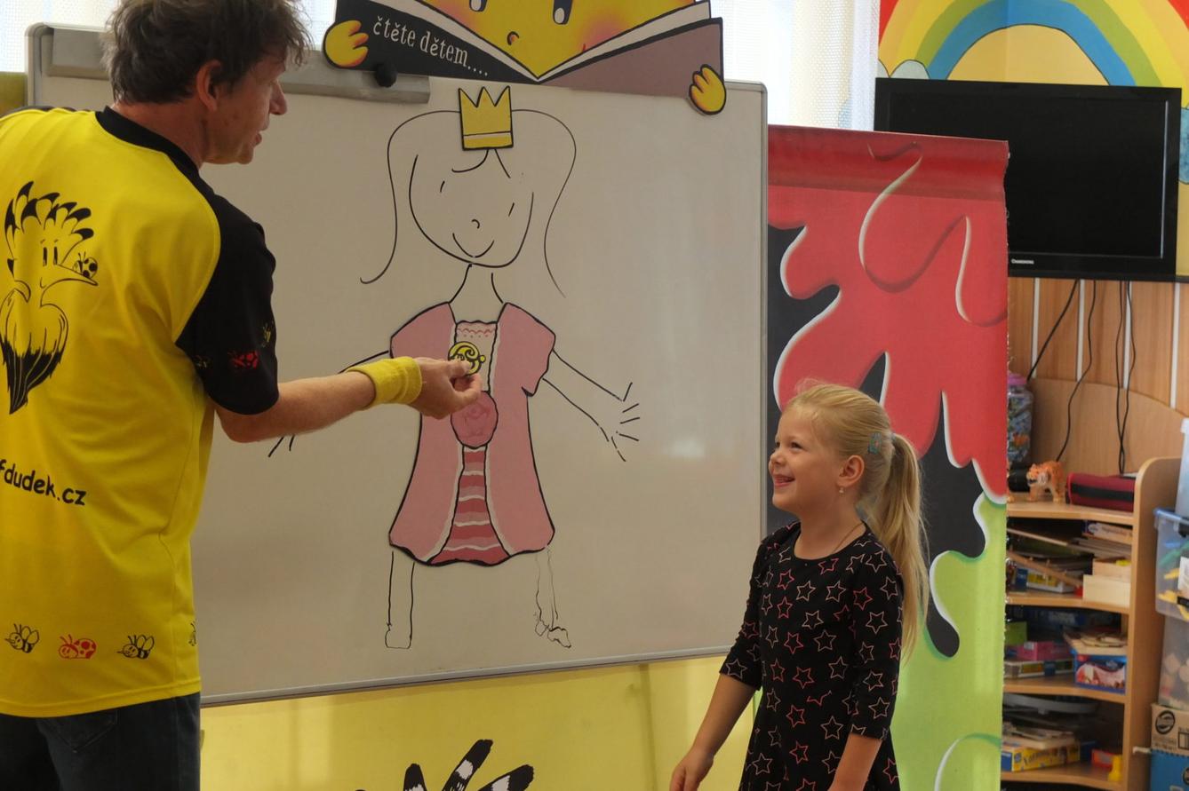 Ilustrátor Adolf Dudek v naší MŠ a loučení s předškoláky - 9