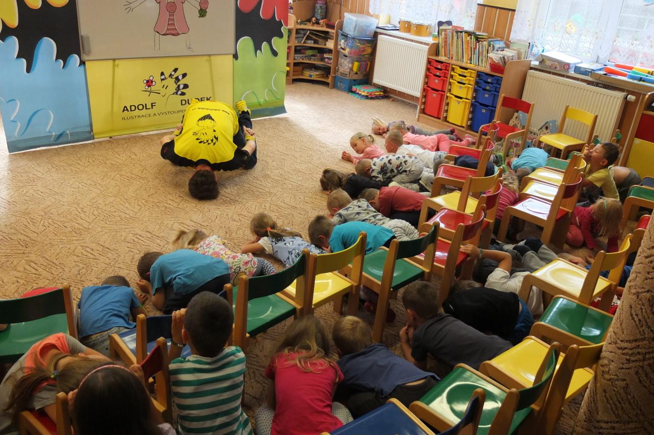 Ilustrátor Adolf Dudek v naší MŠ a loučení s předškoláky - 11