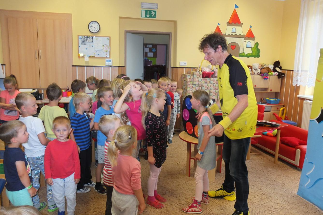 Ilustrátor Adolf Dudek v naší MŠ a loučení s předškoláky - 35