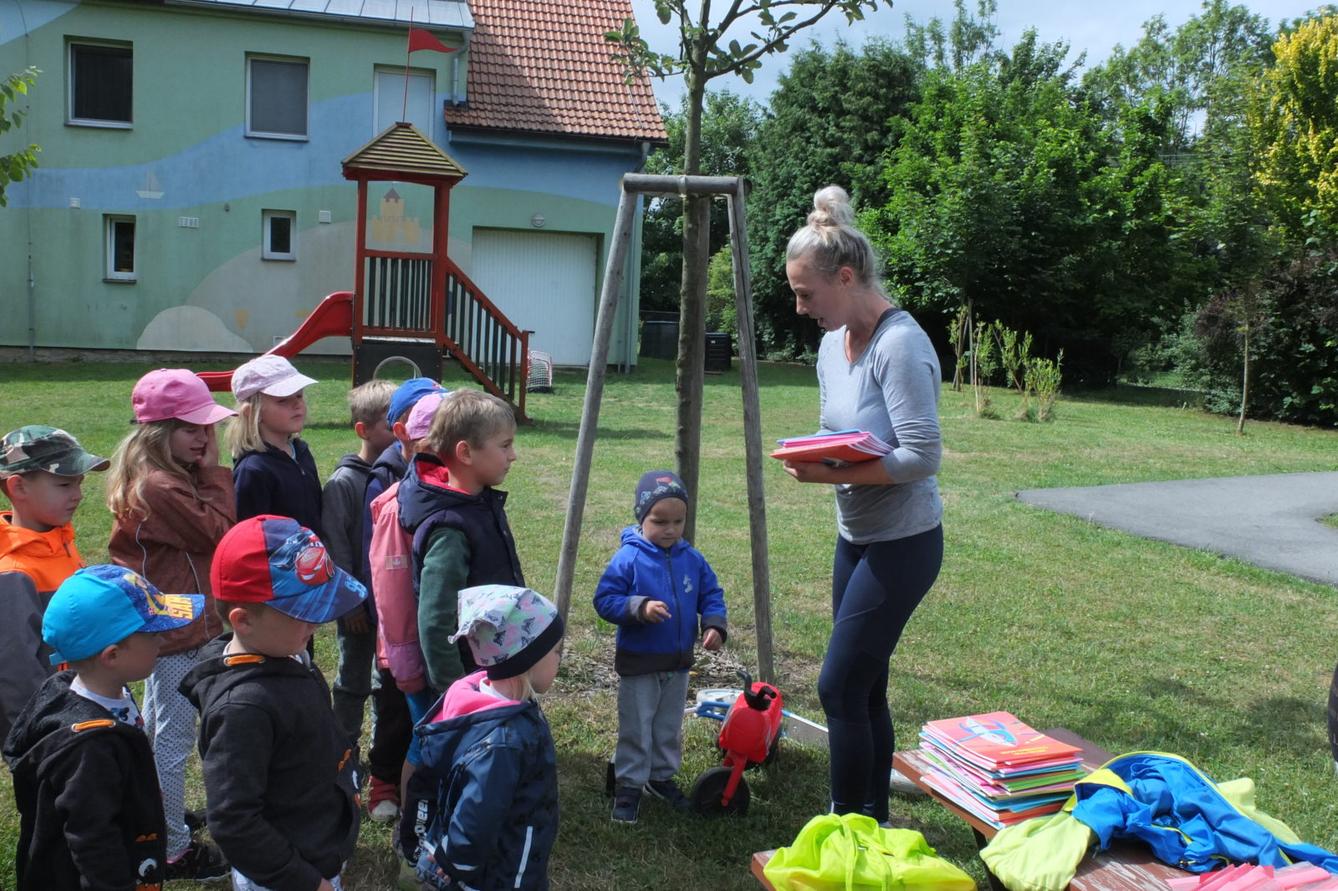 Ilustrátor Adolf Dudek v naší MŠ a loučení s předškoláky - 38