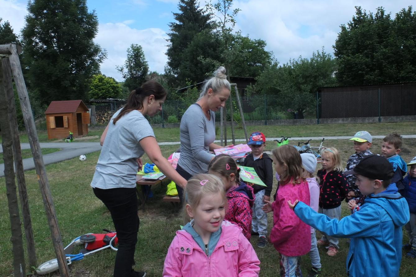 Ilustrátor Adolf Dudek v naší MŠ a loučení s předškoláky - 42