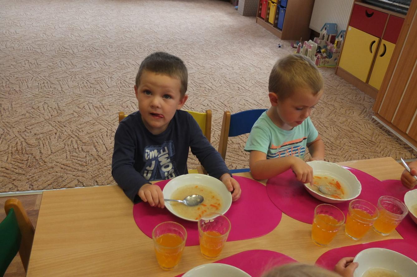 První dny nových kamarádů- oběd - 5