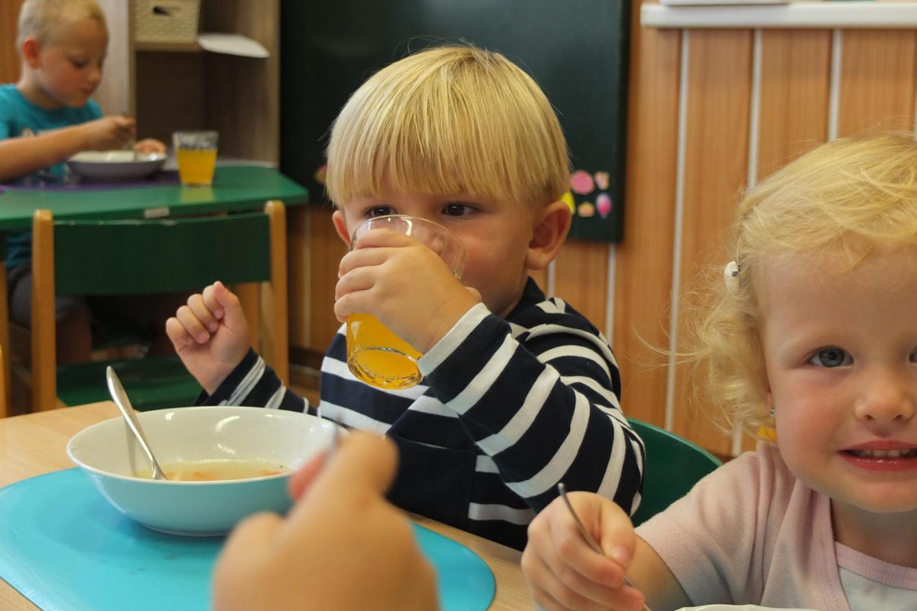 První dny nových kamarádů- oběd - 8