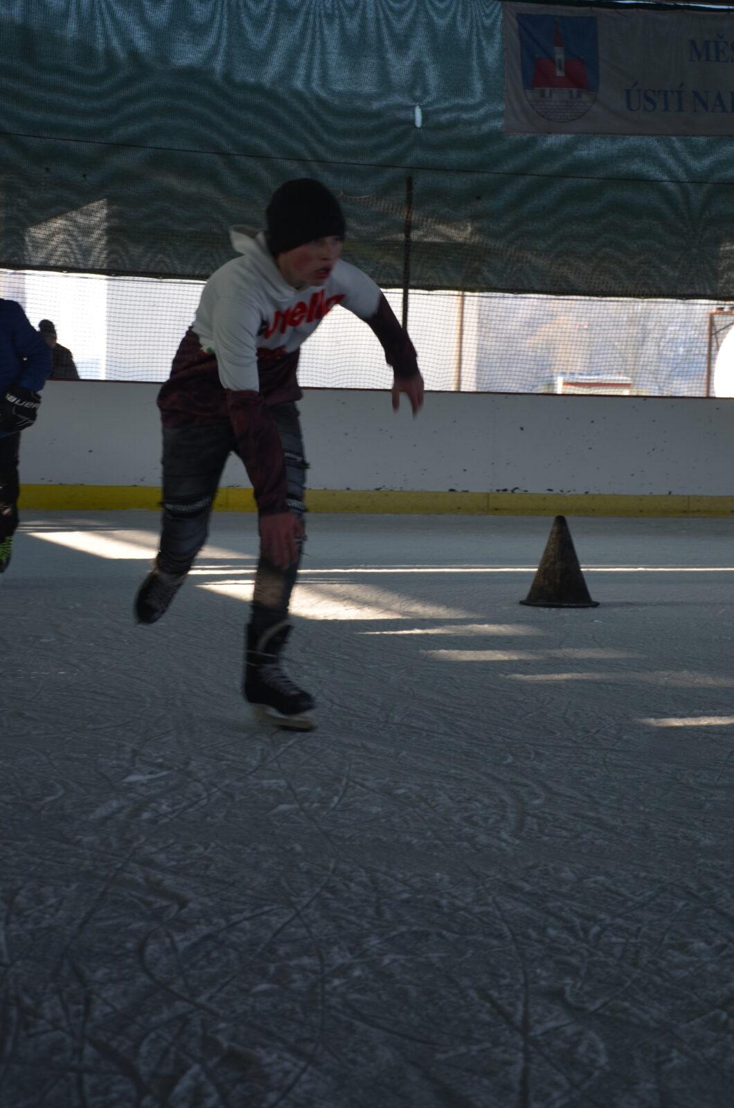 Vánoční bruslení II. stupně - 25