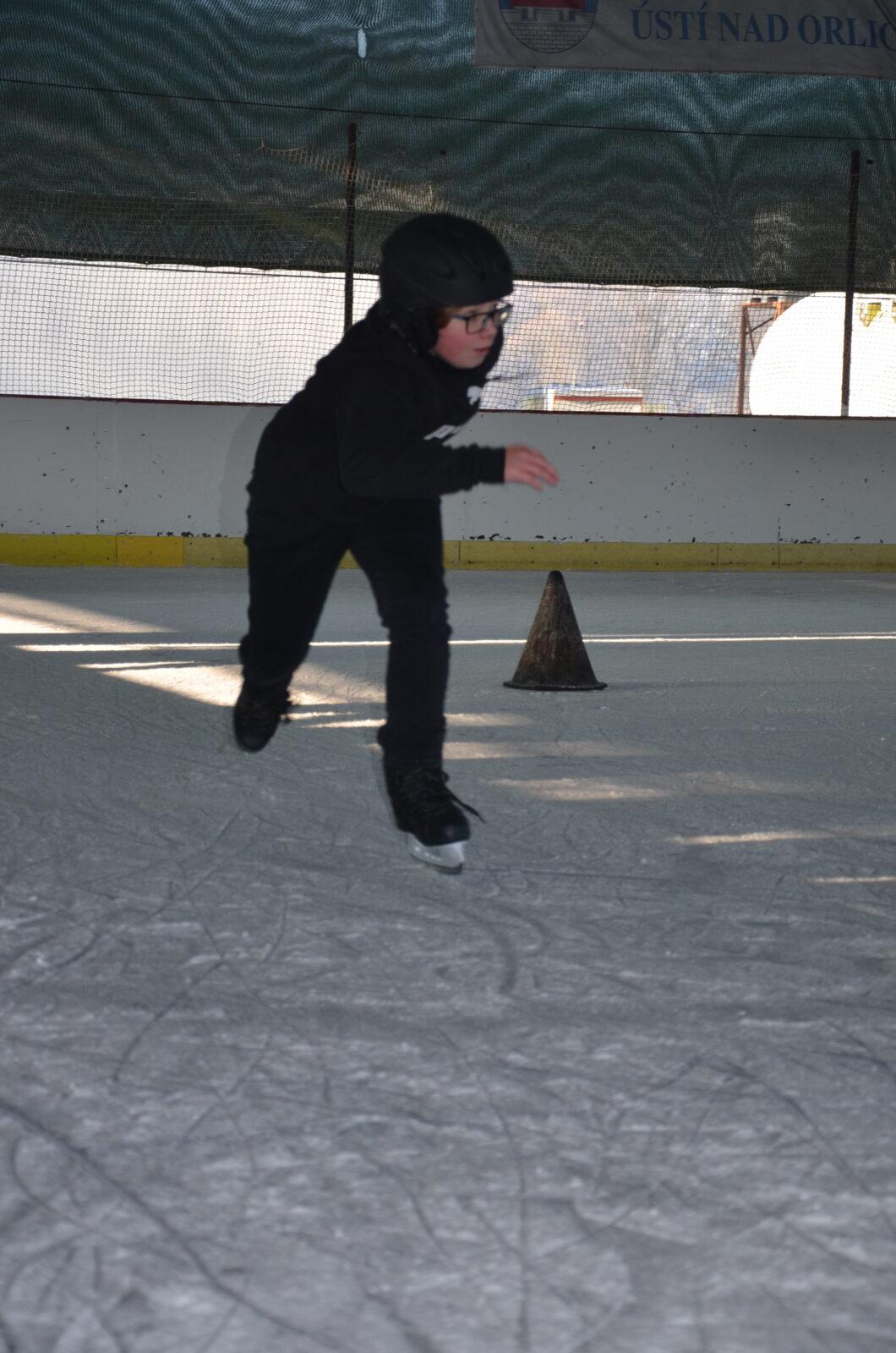 Vánoční bruslení II. stupně - 26