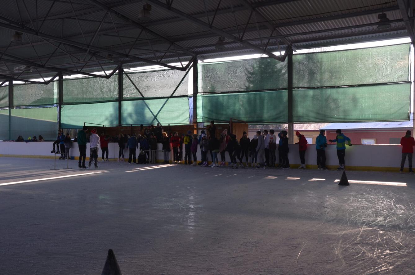 Vánoční bruslení II. stupně - 32