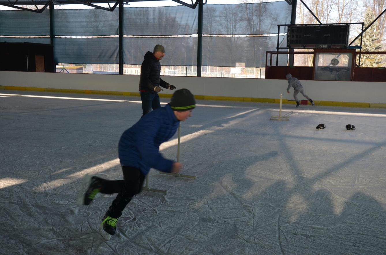Vánoční bruslení II. stupně - 47