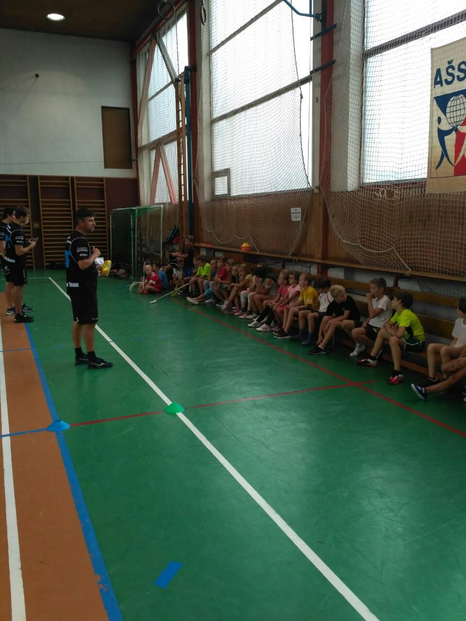 Ukázková hodina florbalu - 3