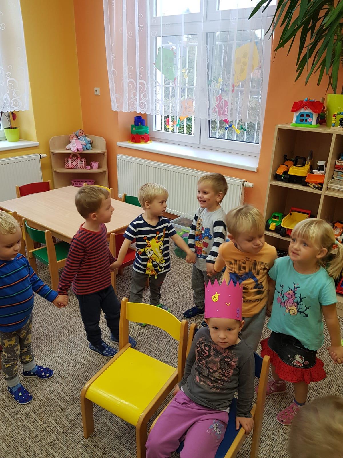 Broučci slaví: Leonka měla narozeniny - 1