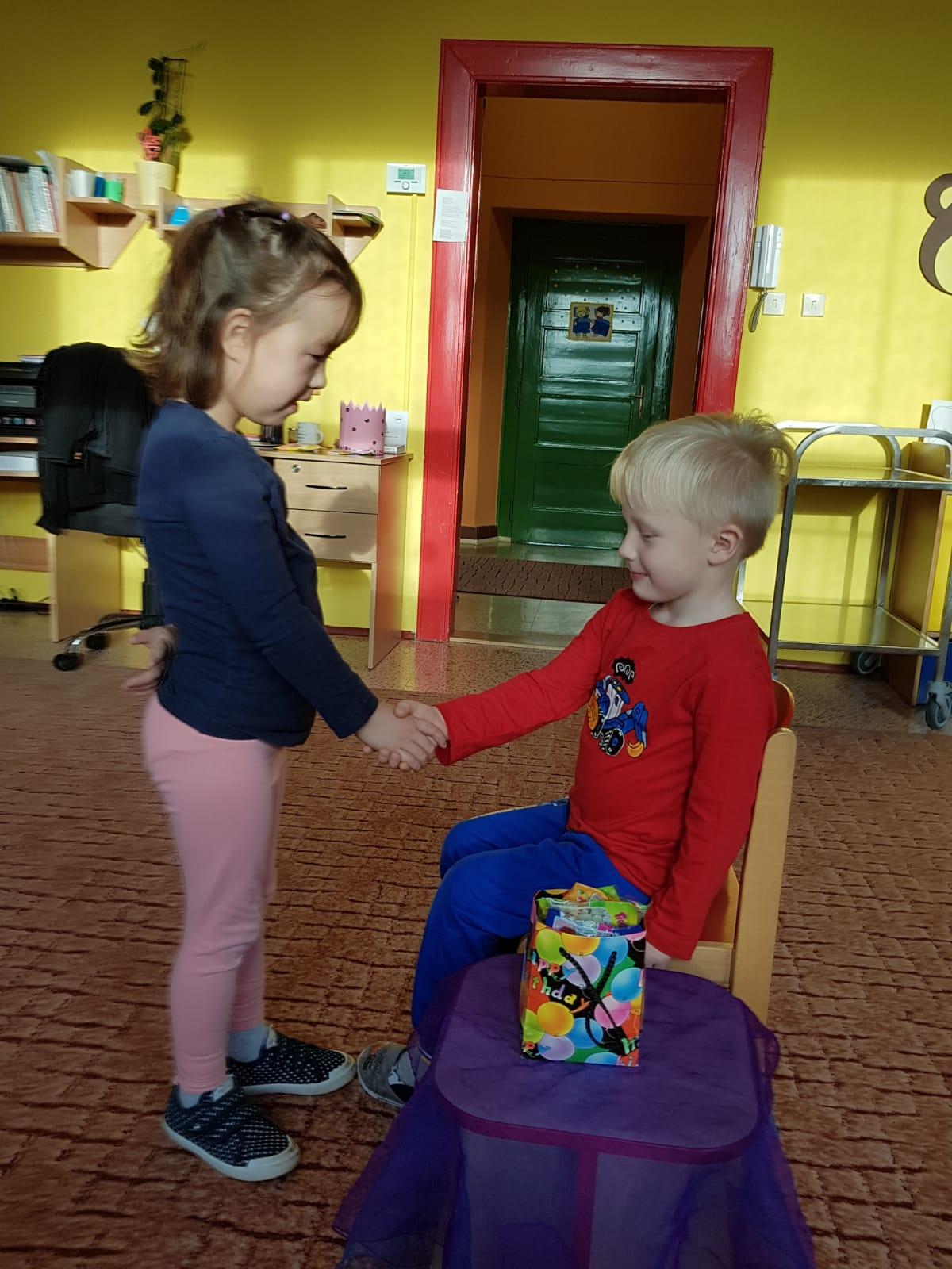 Brouči a Klokánci slaví: Stelinka a Jeníček, narozeniny - 3