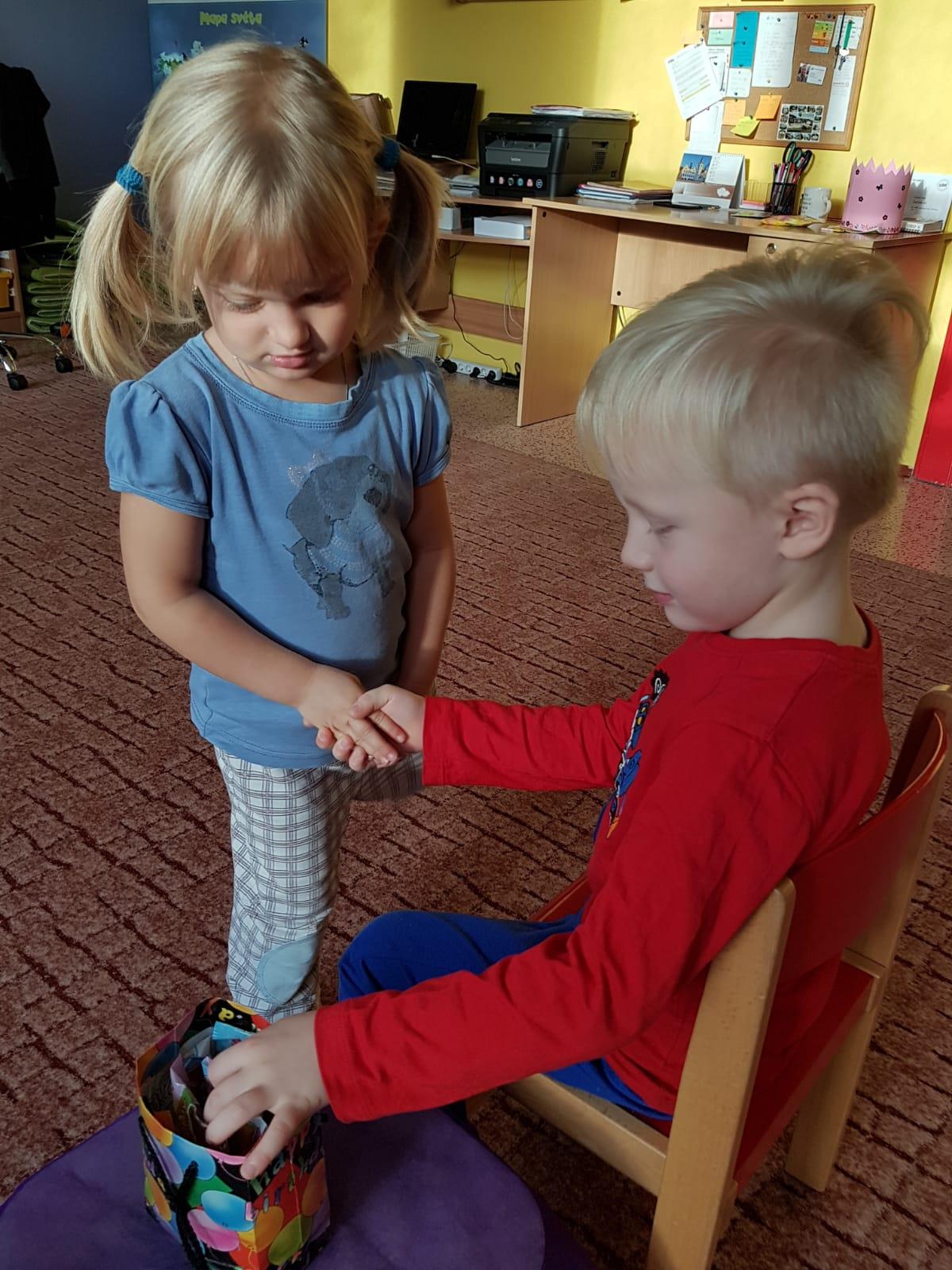 Brouči a Klokánci slaví: Stelinka a Jeníček, narozeniny - 7