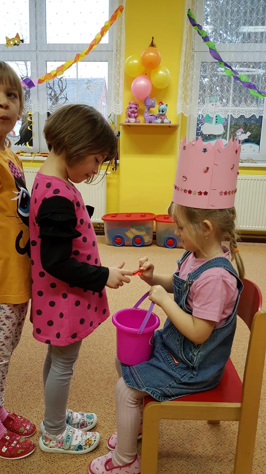 Broučci slaví: Lucinka měla narozeniny - 4