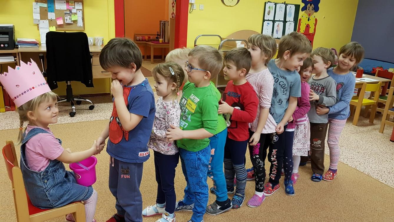 Broučci slaví: Lucinka měla narozeniny - 5