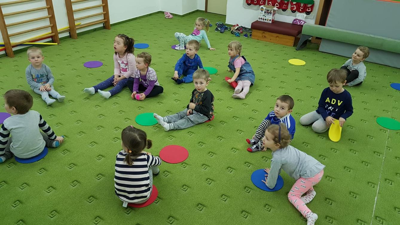 Broučci: v tělocvičně je to prima!!! - 5