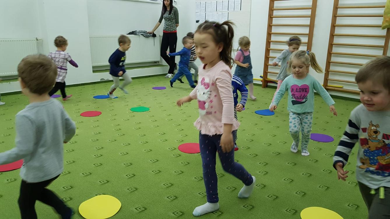 Broučci: v tělocvičně je to prima!!! - 14