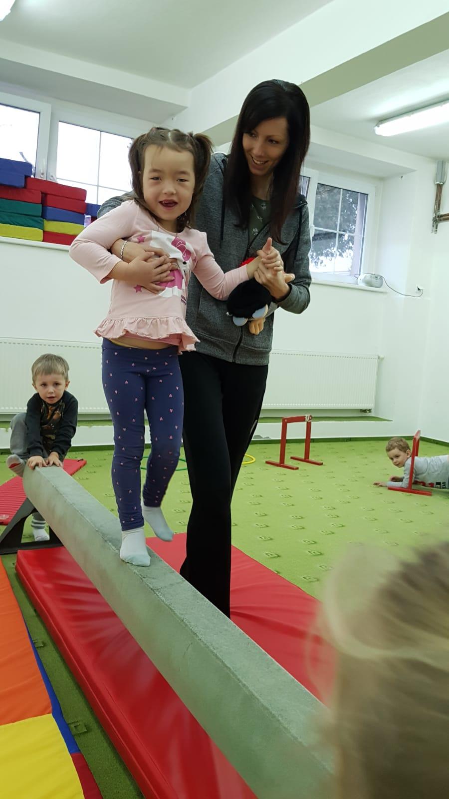 Broučci: v tělocvičně je to prima!!! - 15