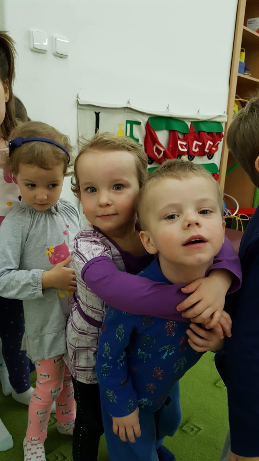 Broučci: v tělocvičně je to prima!!! - 17