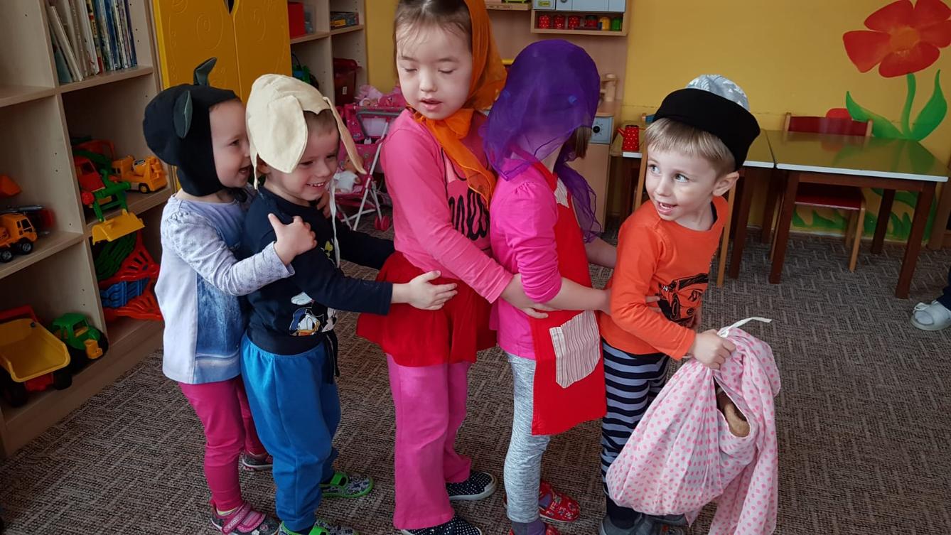 Broučci: "Z pohádky do pohádky" - 4