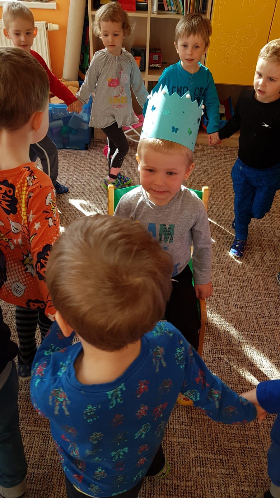 Broučci slaví: Adámek měl narozeniny - 9