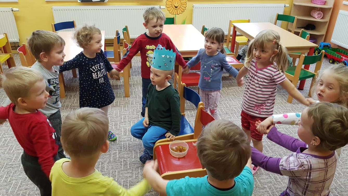 Broučci slaví: Mareček D. měl narozeniny - 6