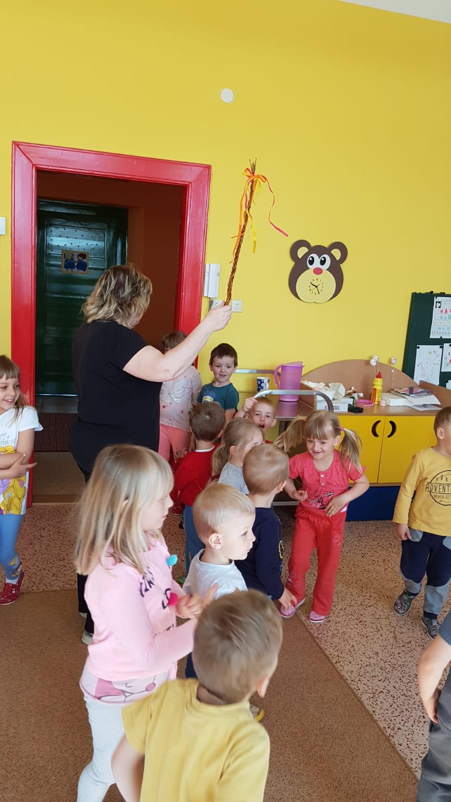 příprava na Velikonoce u Broučků, aneb "HODY, HODY...." - 1