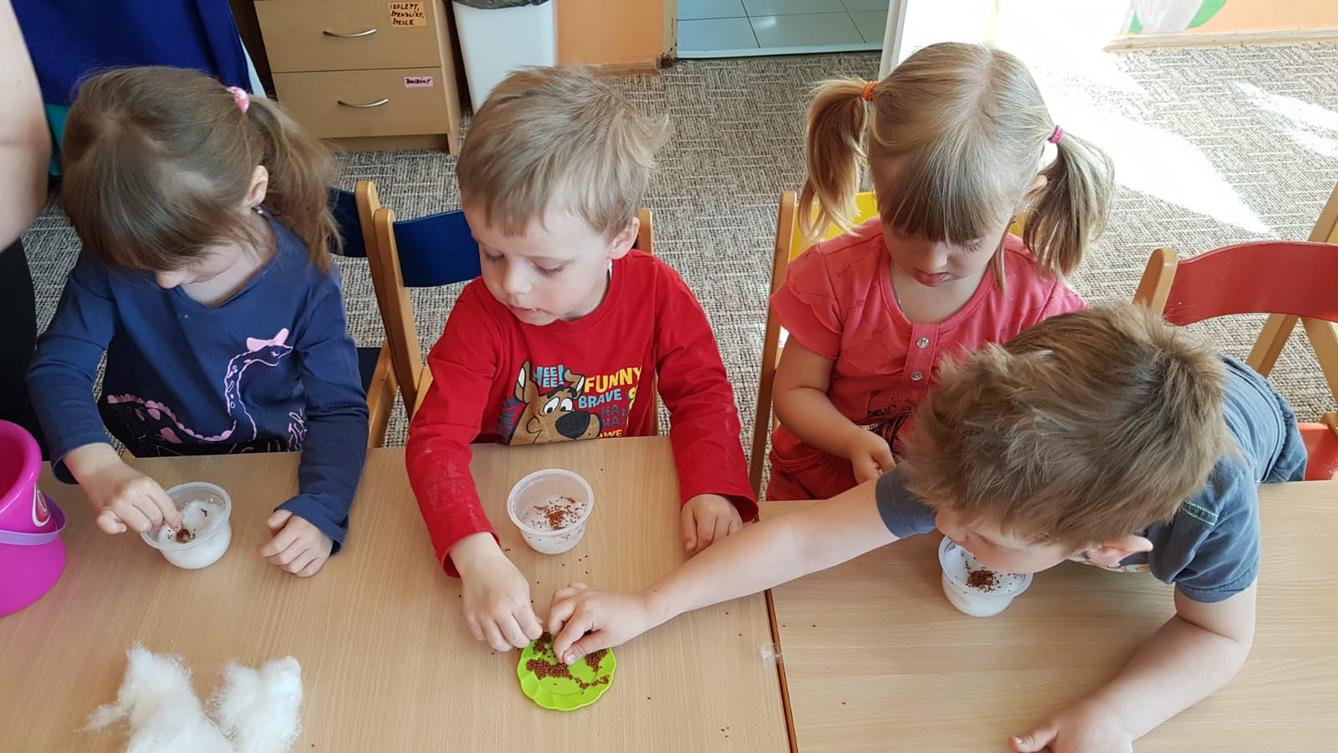 příprava na Velikonoce u Broučků, aneb "HODY, HODY...." - 5