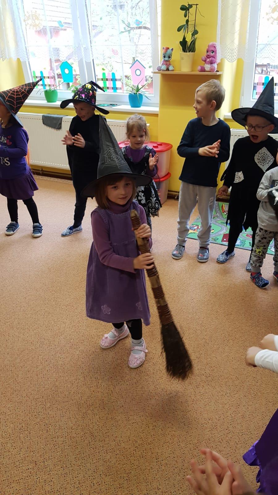 ČARODĚJNICKÉ DOPOLEDNE I. - 17