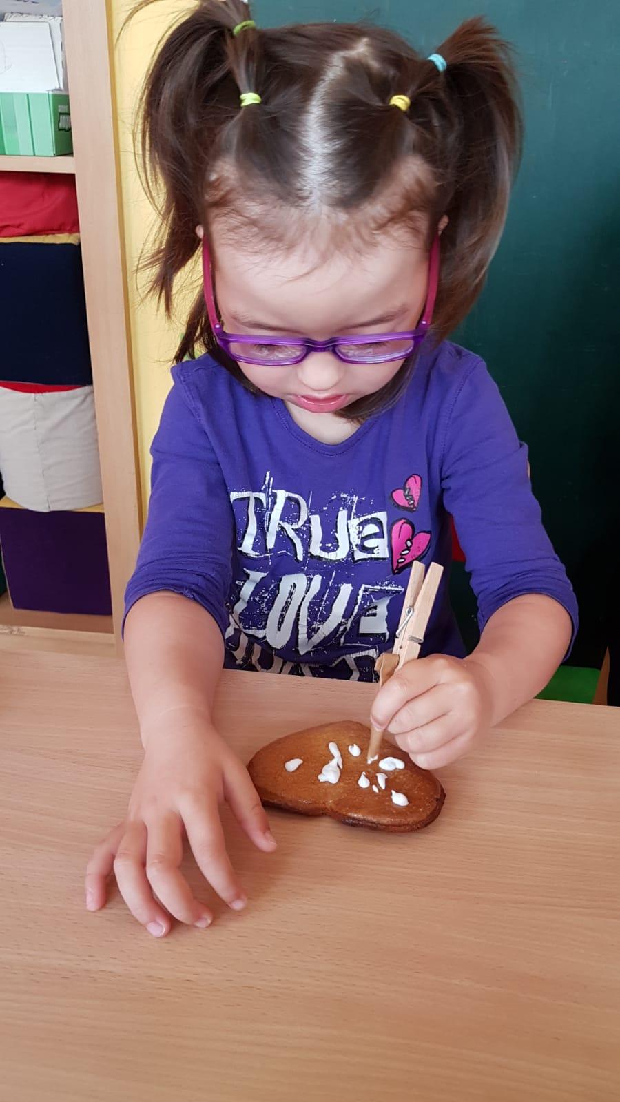 Pečení a zdobení perníčků pro maminky - 4