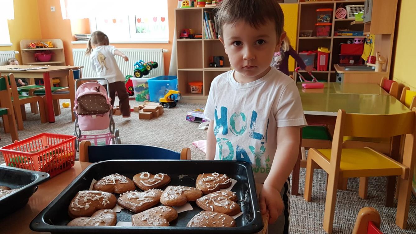 Pečení a zdobení perníčků pro maminky - 7