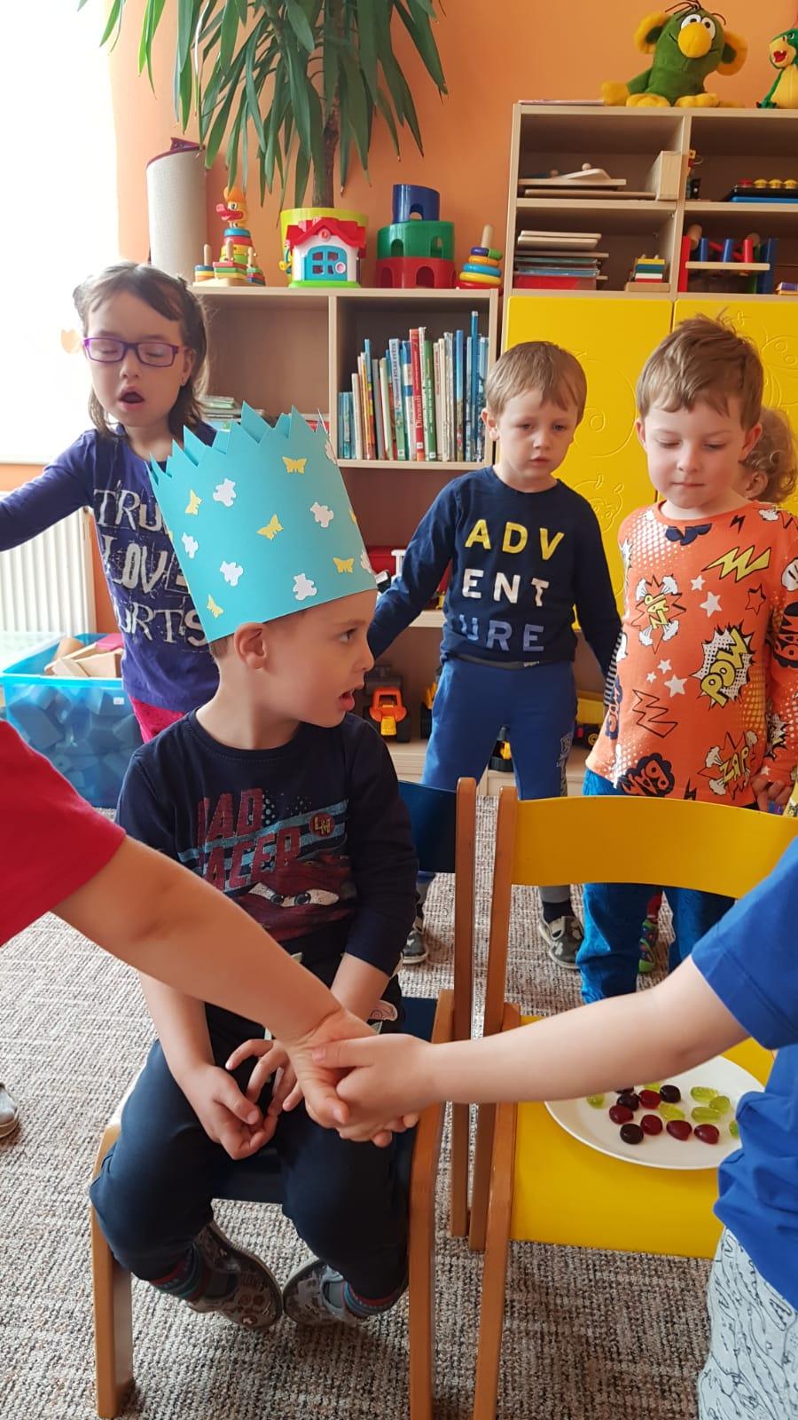 Broučci slaví: Štěpánek Š. měl narozeniny - 1