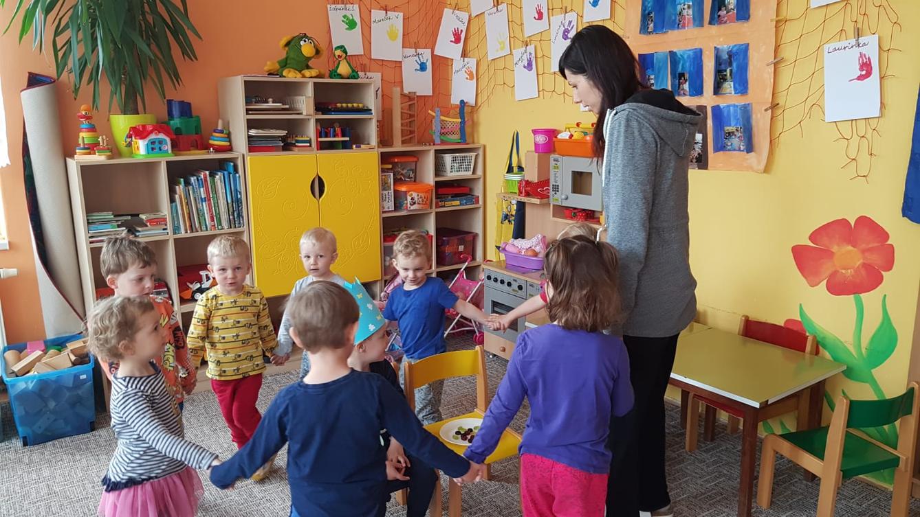 Broučci slaví: Štěpánek Š. měl narozeniny - 4