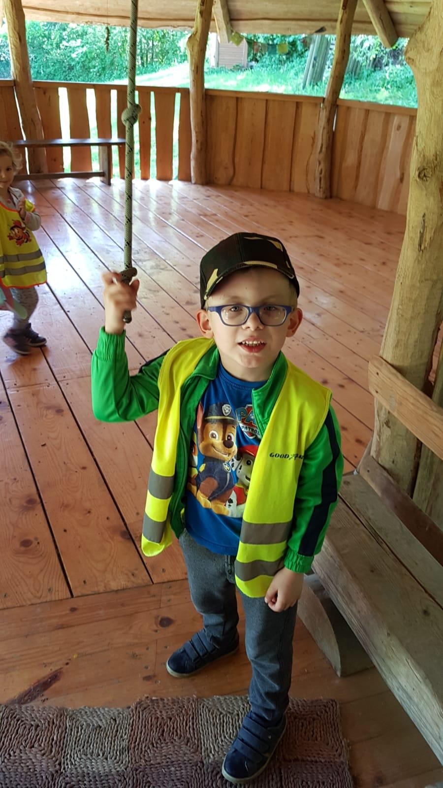 Vycházka za jeleny a návštěva lesní školky - 16