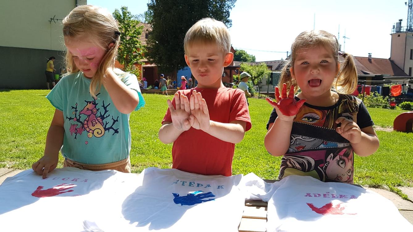 "Výroba" triček ke DNI DĚTÍ - 4