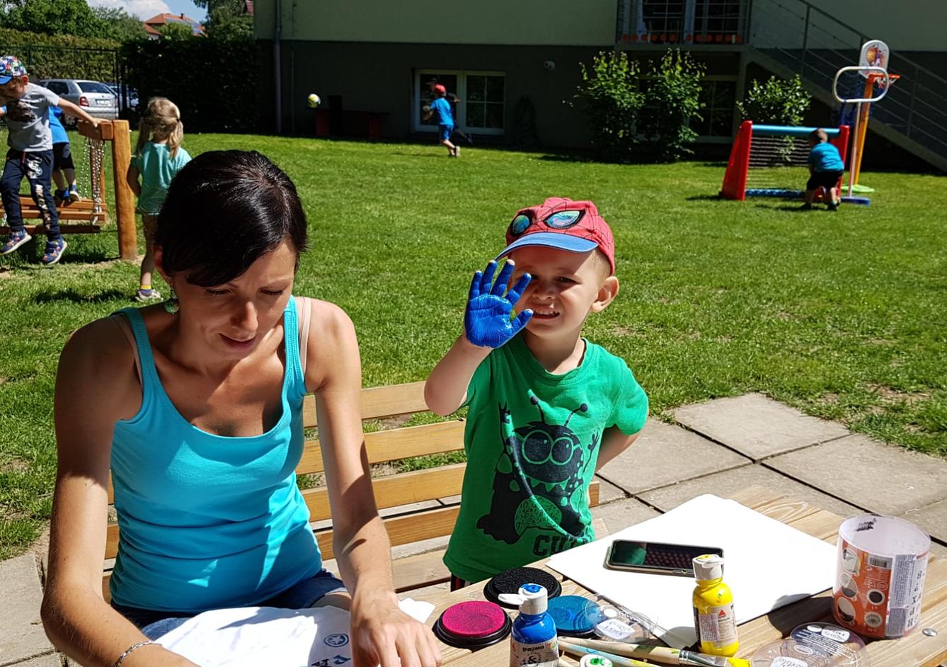 "Výroba" triček ke DNI DĚTÍ - 7