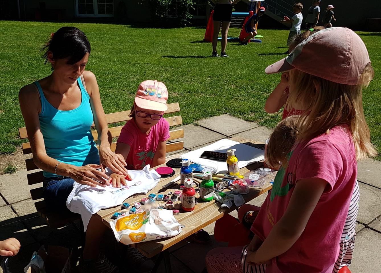 "Výroba" triček ke DNI DĚTÍ - 9