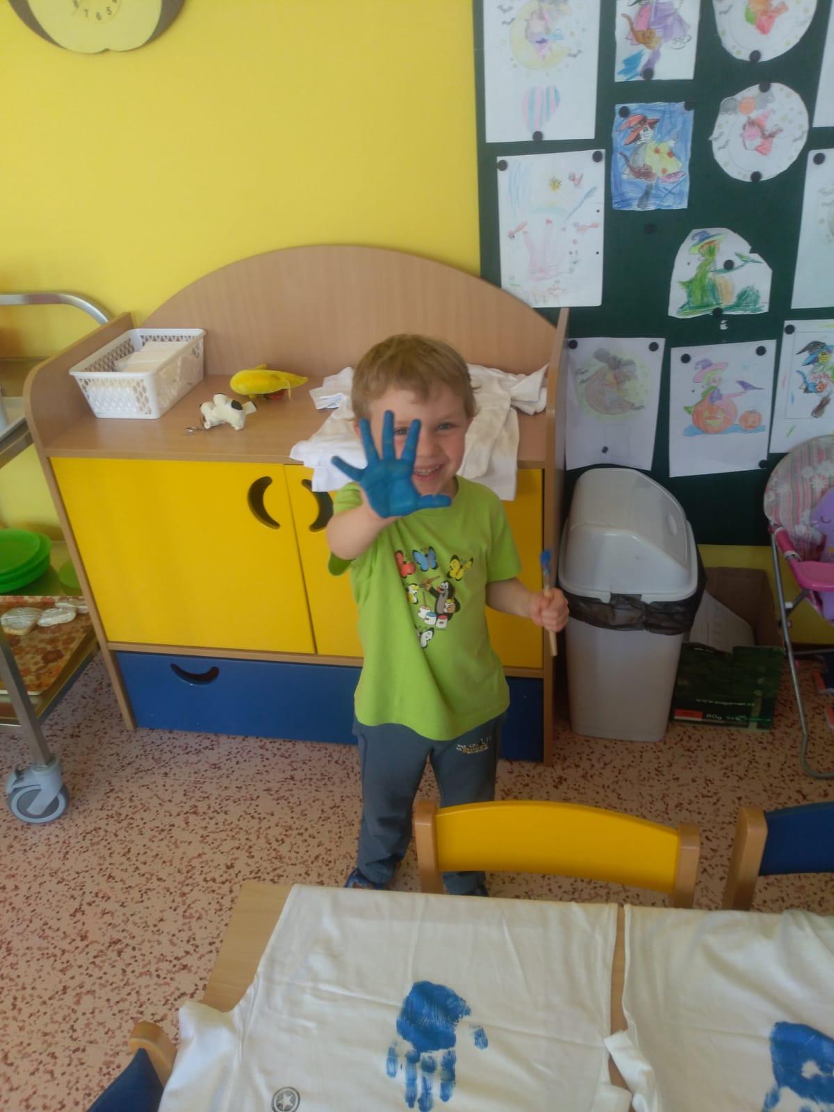 "Výroba" triček ke DNI DĚTÍ - 14