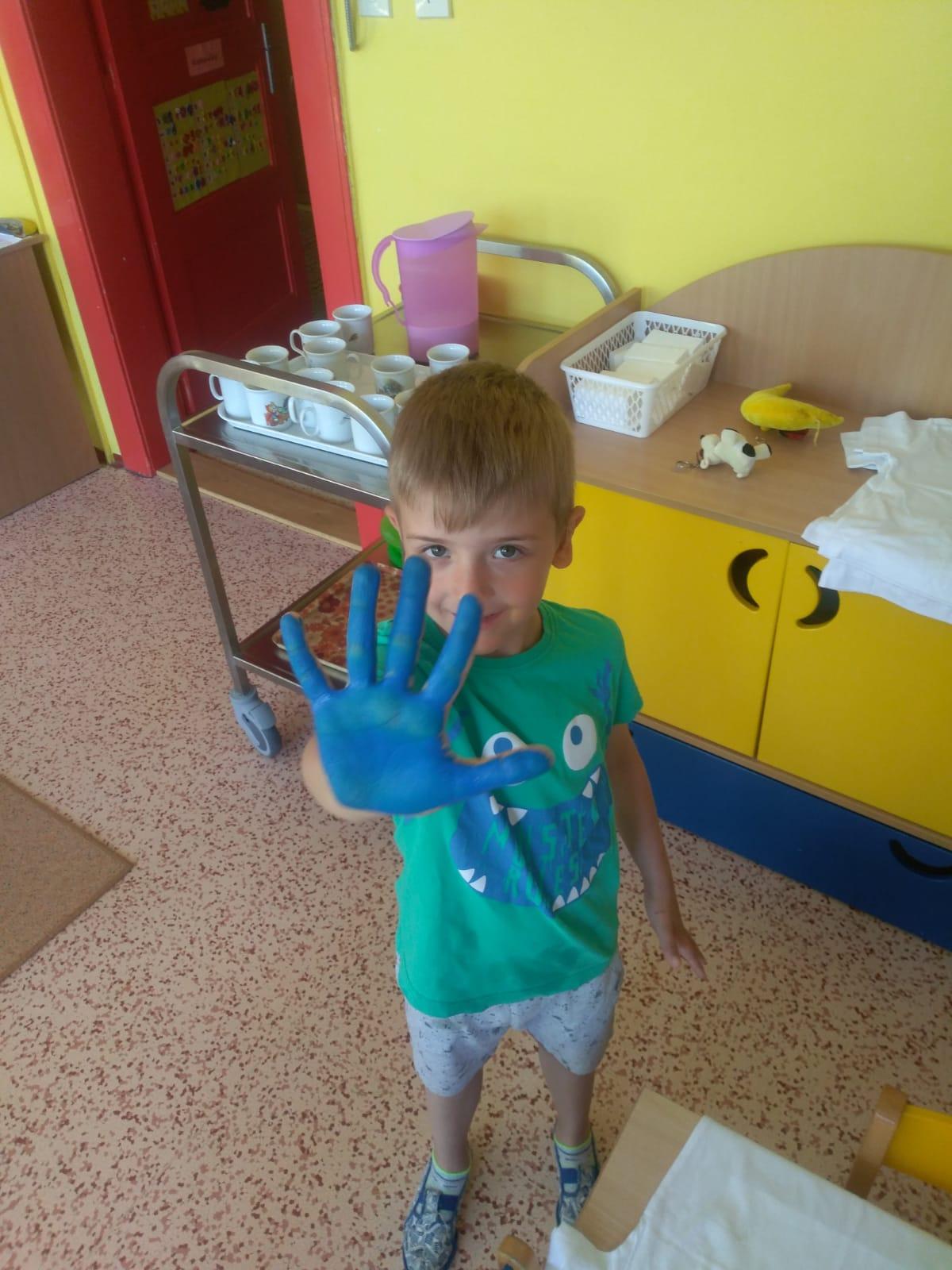 "Výroba" triček ke DNI DĚTÍ - 16