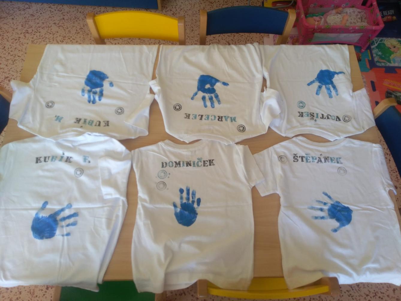 "Výroba" triček ke DNI DĚTÍ - 19