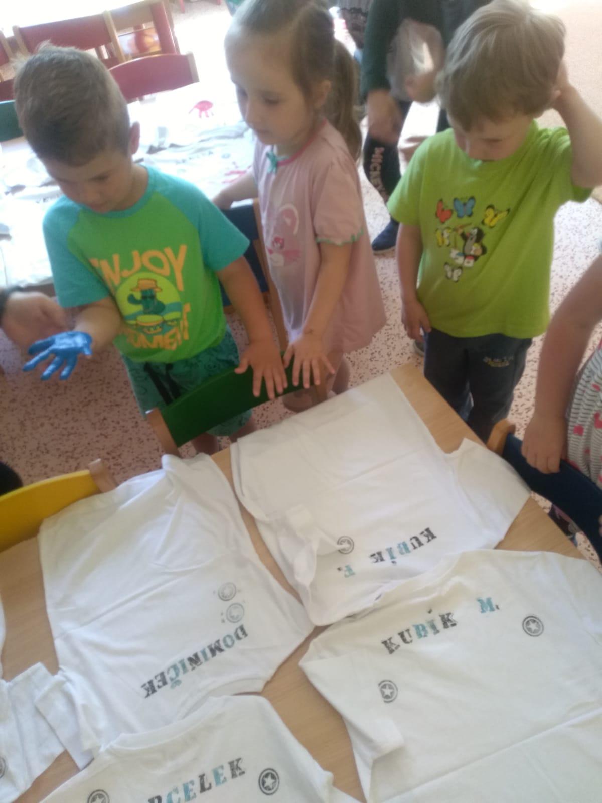 "Výroba" triček ke DNI DĚTÍ - 20