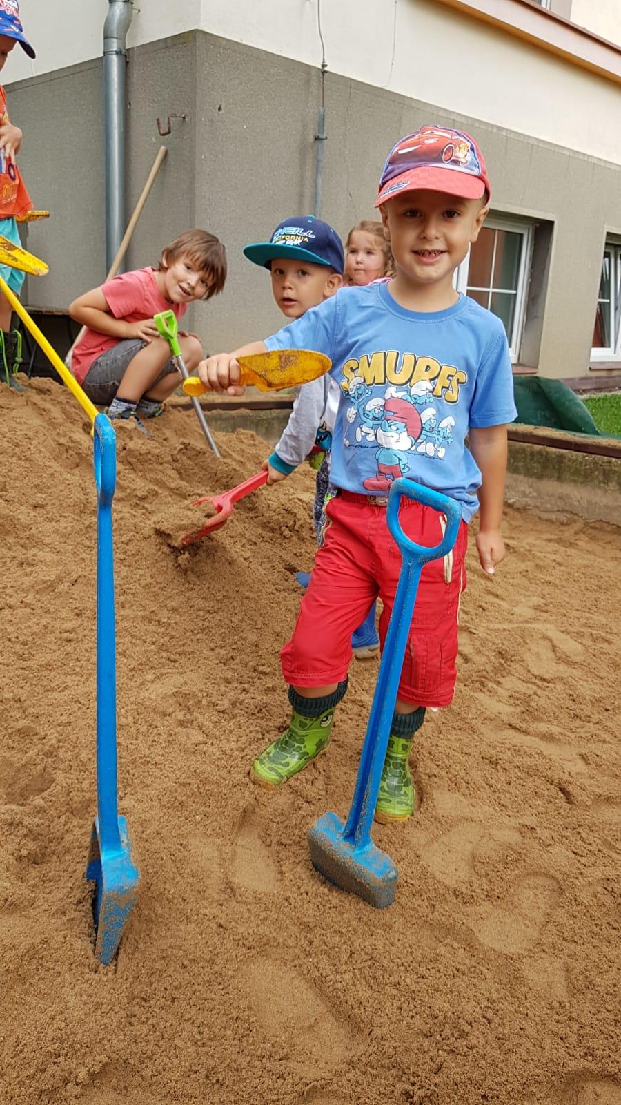 Užíváme zahrady!!!! :-) - 7