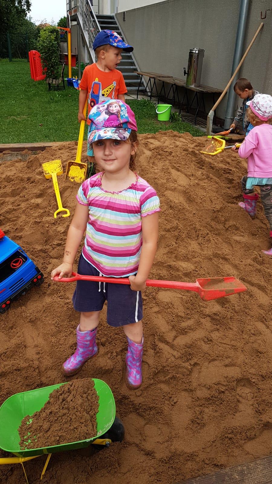 Užíváme zahrady!!!! :-) - 9