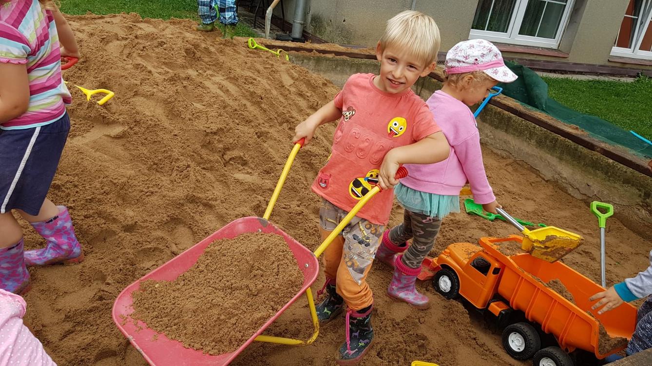 Užíváme zahrady!!!! :-) - 10