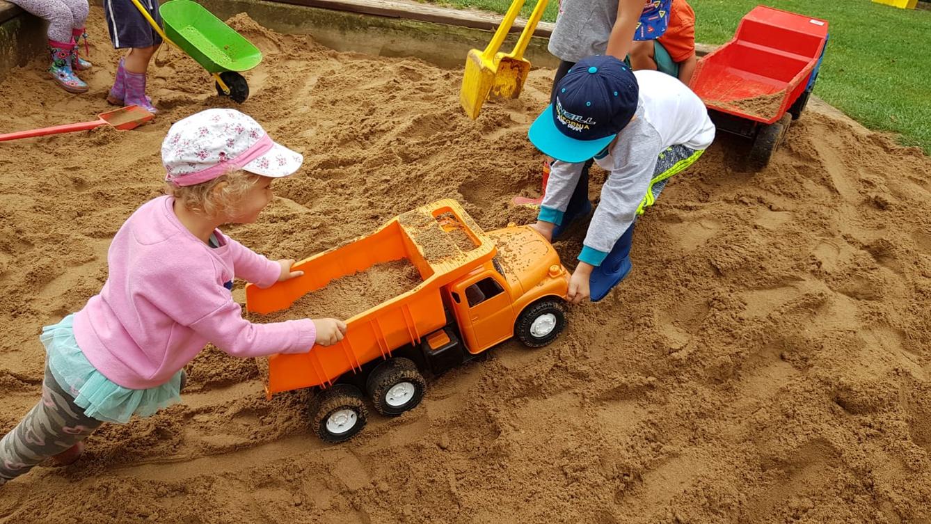 Užíváme zahrady!!!! :-) - 12