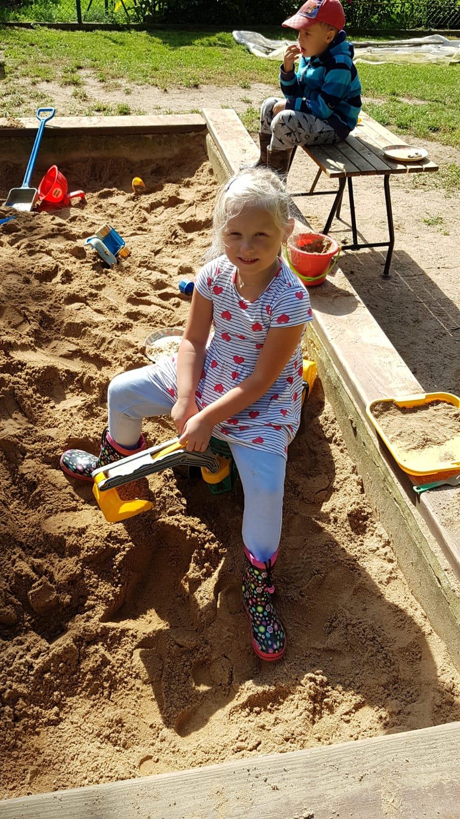 Užíváme zahrady!!!! :-) - 22