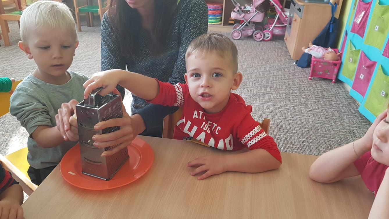 Broučci: "štrůdlíčkování" - 6