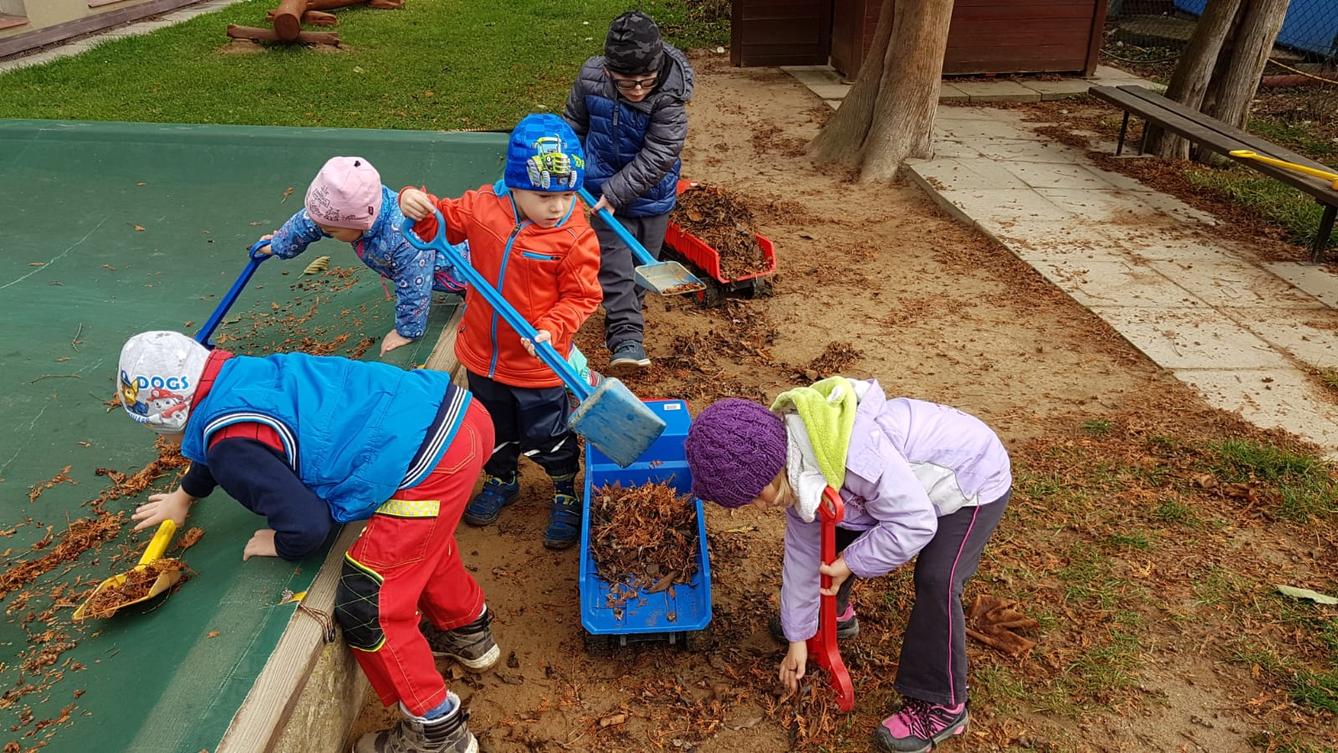 Pracujeme na zahradě:-) - 6
