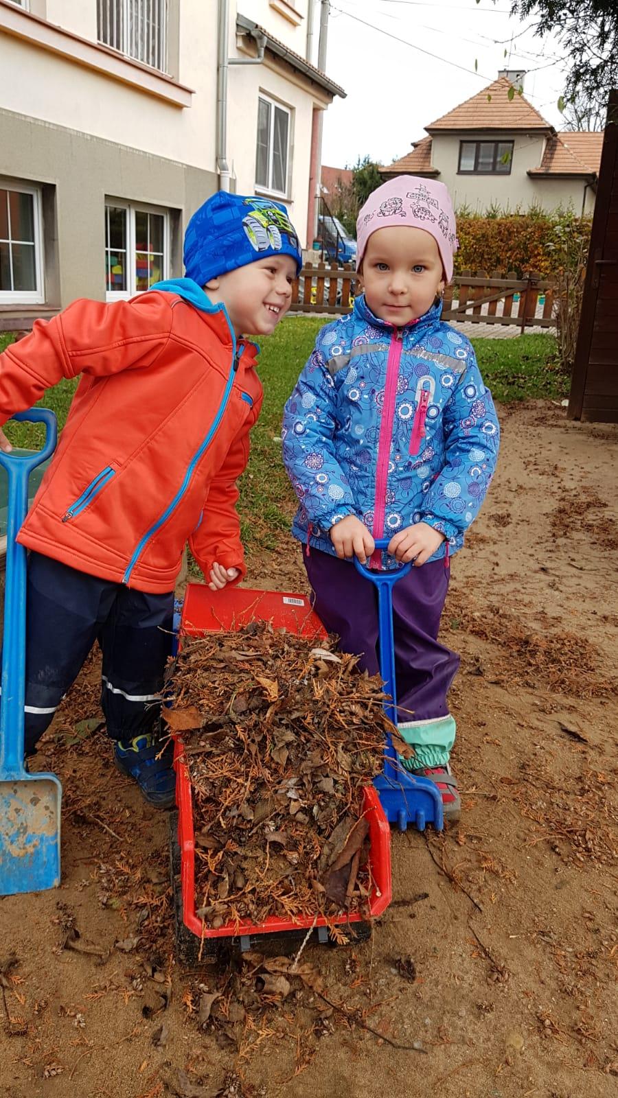 Pracujeme na zahradě:-) - 8