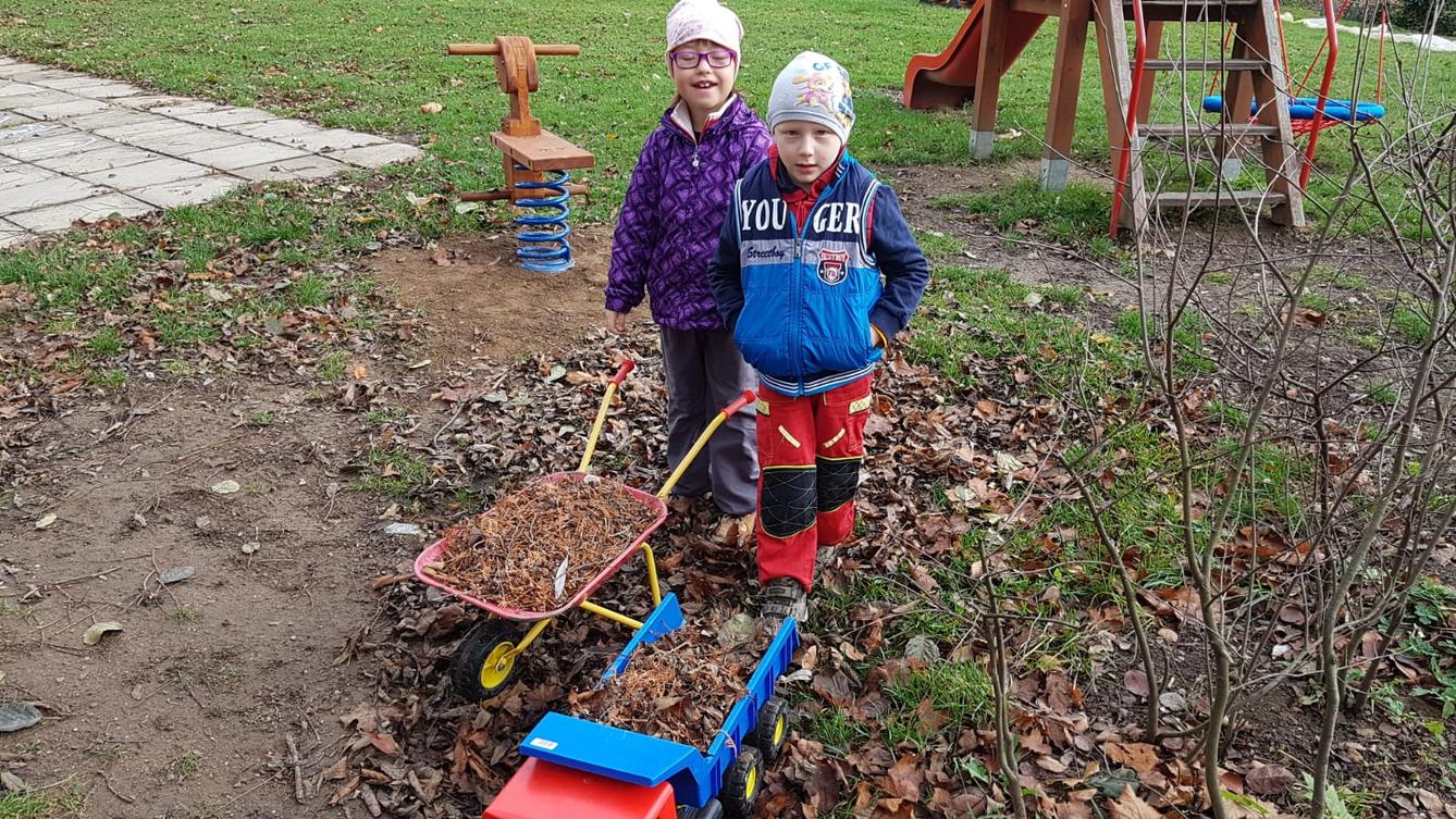 Pracujeme na zahradě:-) - 9