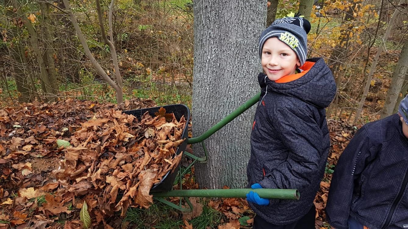 Pracujeme na zahradě:-) - 14