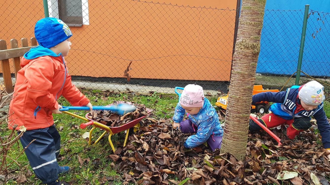 Pracujeme na zahradě:-) - 15
